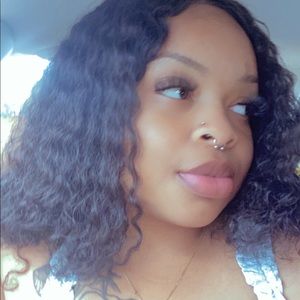 Meet your Posher, Maya